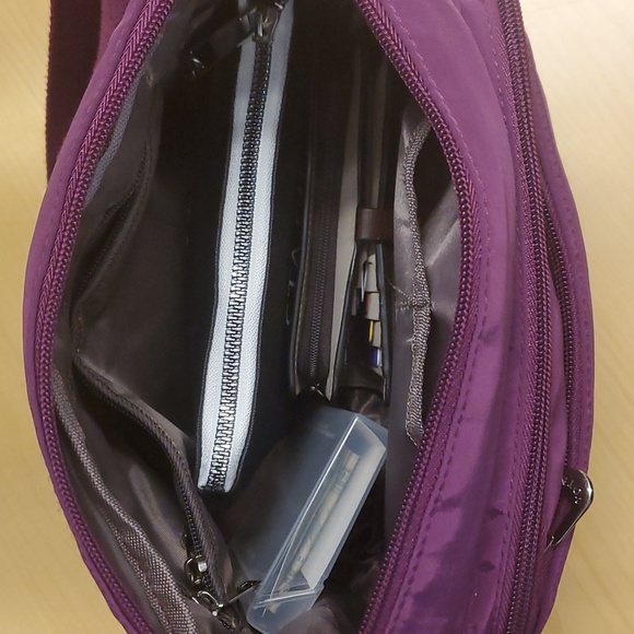 Crossbody 🥳 - Picture 7 of 10